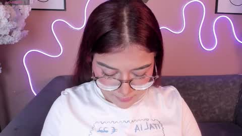 Snapshot of sally_white_ chatting on December 16, 2025, 3:11 am Sally White online show from December 16, 2025, 3:11 am