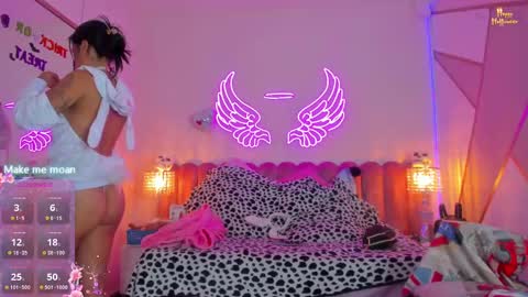 Snapshot of sallybrown_ chatting on October 31, 2025, 10:05 am miss Sally online every night from 1am to 8am Colombia time online show from October 31, 2025, 10:05 am