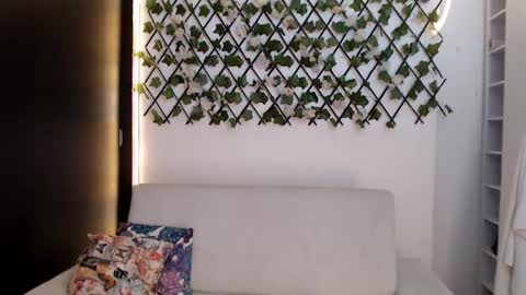 Snapshot of salome_010 chatting on September 9, 2025, 9:03 pm Salome online show from September 9, 2025, 9:03 pm