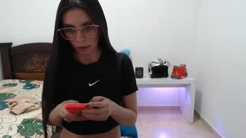 salome  online show from February 25, 2025, 7:58 pm