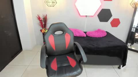 Snapshot of salomeswet chatting on January 26, 2025, 4:51 am martina online show from January 26, 2025, 4:51 am