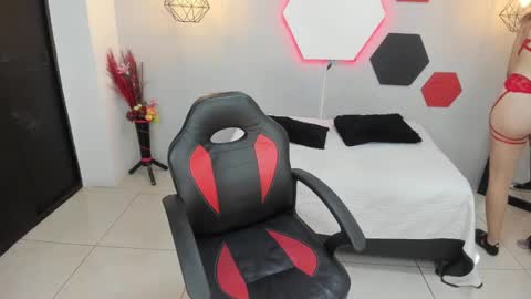 Snapshot of salomeswet chatting on February 9, 2025, 3:53 am martina online show from February 9, 2025, 3:53 am