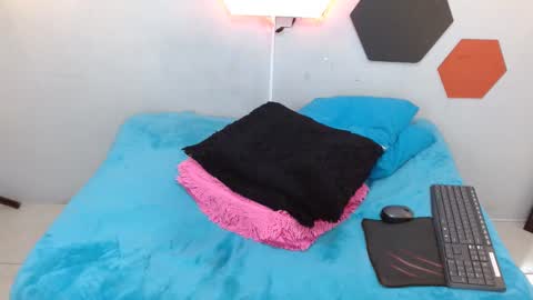 Snapshot of salomeswet chatting on February 23, 2025, 10:49 am martina online show from February 23, 2025, 10:49 am