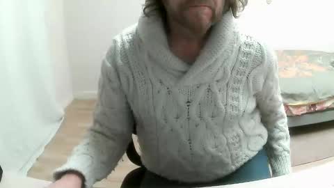 Snapshot of saltimbanquier chatting on February 10, 2025, 12:50 pm Saltimbanquier Salt ou Banquier online show from February 10, 2025, 12:50 pm
