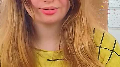 Snapshot of salut_love chatting on September 28, 2025, 12:32 pm Ruby online show from September 28, 2025, 12:32 pm