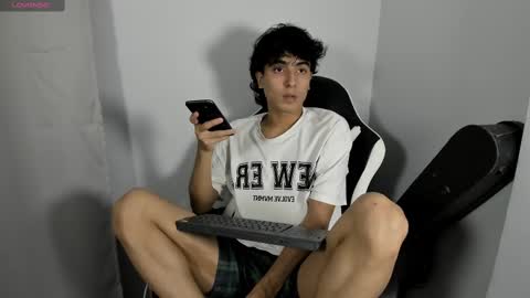 salvatore_montt online show from February 16, 2025, 12:52 am