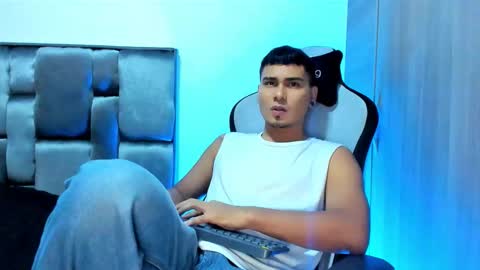 Snapshot of sam_knight_ chatting on December 17, 2025, 1:22 am SAM online show from December 17, 2025, 1:22 am