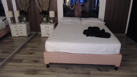 SAM MANSON online show from October 27, 2025, 12:42 pm