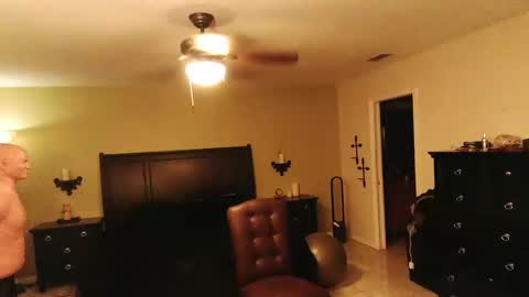 sam_papithebarber online show from March 5, 2025, 7:27 am