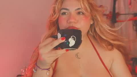 Snapshot of samanta_cutee1 chatting on November 8, 2025, 10:37 am SAMANTA online show from November 8, 2025, 10:37 am