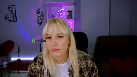 samanta_kisses online show from December 1, 2025, 8:03 pm