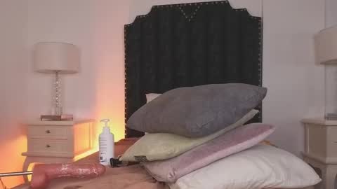  samanta  online show from September 18, 2025, 2:57 am