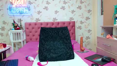 Snapshot of samantadark chatting on January 14, 2025, 9:20 pm SamantaDark online show from January 14, 2025, 9:20 pm