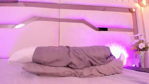 Samantha Beckham online show from February 17, 2025, 5:21 pm