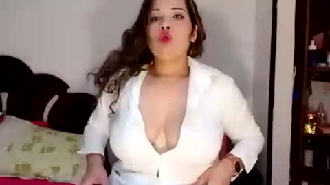 Samantha  Gomez  online show from February 12, 2025, 11:40 am