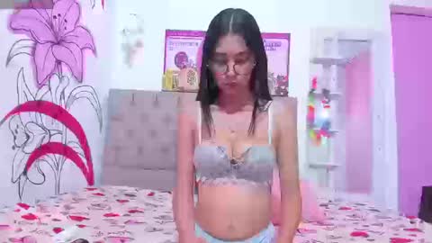 Sam online show from September 23, 2025, 2:42 pm