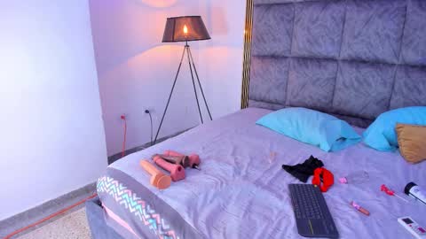 Snapshot of samanthaa_gil_ chatting on December 14, 2025, 4:29 am Samantha online show from December 14, 2025, 4:29 am