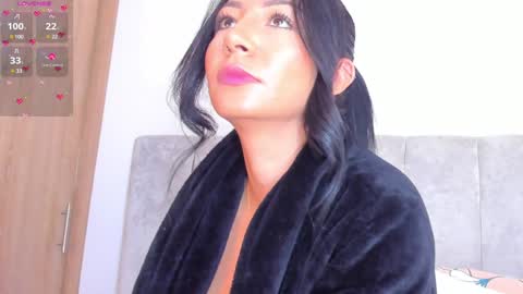 Snapshot of samanthaheinz chatting on January 7, 2025, 11:03 pm V A N E S S A online show from January 7, 2025, 11:03 pm
