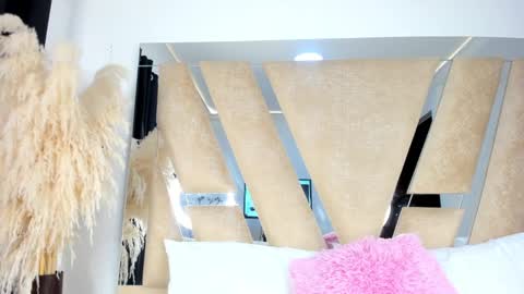 Samantha online show from March 11, 2025, 7:47 pm