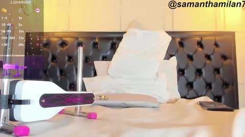 Alejandra  online show from November 12, 2025, 11:10 am