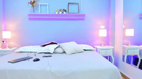 Snapshot of samanthamilf__ chatting on February 13, 2025, 10:22 pm Samanta online show from February 13, 2025, 10:22 pm