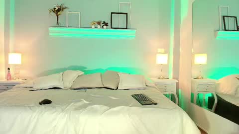 Snapshot of samanthamilf__ chatting on February 26, 2025, 7:27 pm Samanta online show from February 26, 2025, 7:27 pm