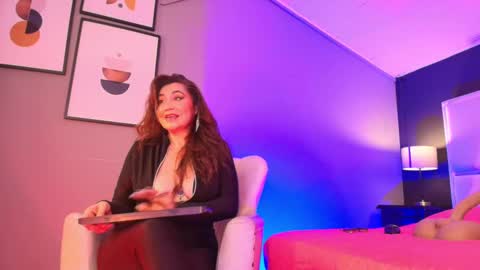 Snapshot of samanthamilf__ chatting on September 25, 2025, 8:01 pm Samanta online show from September 25, 2025, 8:01 pm