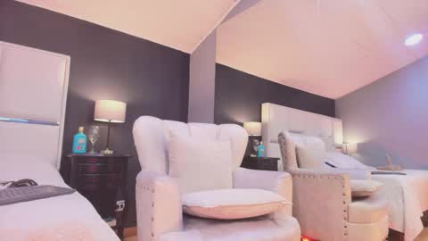 Snapshot of samanthamilf__ chatting on November 19, 2025, 8:20 pm Samanta online show from November 19, 2025, 8:20 pm