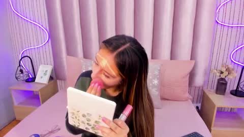 Alejandra  online show from November 12, 2025, 11:43 am