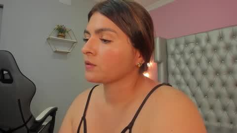 Snapshot of samara_cortes chatting on November 11, 2025, 7:36 pm Samara online show from November 11, 2025, 7:36 pm