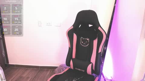 samiacooper25 online show from September 13, 2025, 9:53 am