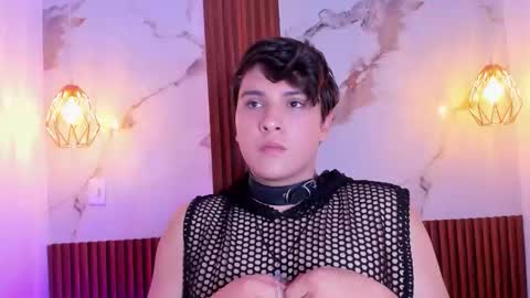 Snapshot of samlopez1 chatting on November 18, 2025, 3:23 am Sam online show from November 18, 2025, 3:23 am