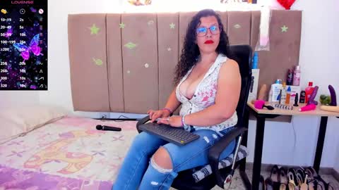Snapshot of sammy_mature_ chatting on December 15, 2024, 3:24 am Sammy online show from December 15, 2024, 3:24 am