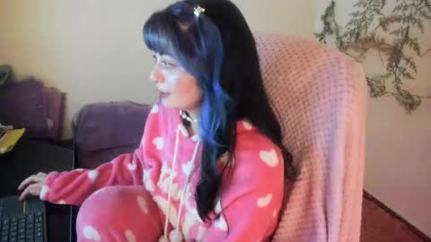 Snapshot of sammysammy_ chatting on October 25, 2025, 6:32 am online show from October 25, 2025, 6:32 am