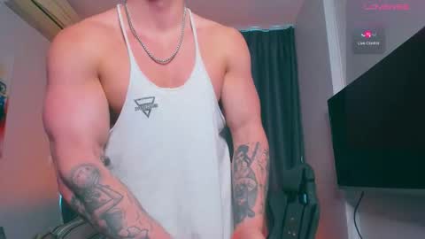 Snapshot of samuel_andrew chatting on February 21, 2025, 4:51 am Samuel online show from February 21, 2025, 4:51 am