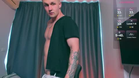 Snapshot of samuel_andrew chatting on February 25, 2025, 5:41 am Samuel online show from February 25, 2025, 5:41 am