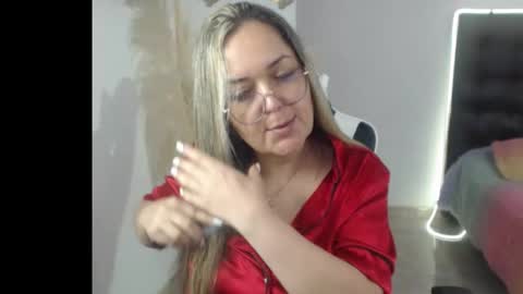 Snapshot of samy_vsn chatting on December 14, 2025, 3:28 pm samy_vsn online show from December 14, 2025, 3:28 pm