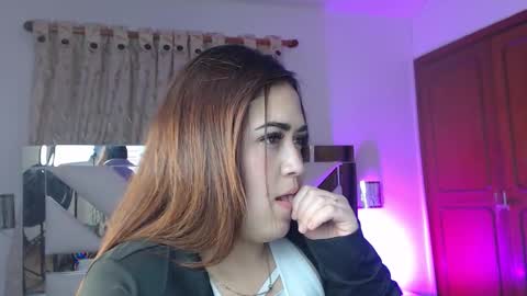 Snapshot of samycollens chatting on October 3, 2025, 8:44 am SAMY online show from October 3, 2025, 8:44 am