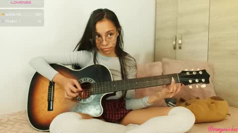 Snapshot of samyonichan chatting on December 13, 2024, 7:47 am Special show on 17 december and 23 UwU online show from December 13, 2024, 7:47 am