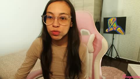 Snapshot of samyonichan chatting on December 17, 2024, 3:50 am Special show on 17 december and 23 UwU online show from December 17, 2024, 3:50 am