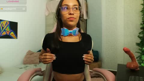 Snapshot of samyonichan chatting on January 6, 2025, 4:26 am Special show on 17 december and 23 UwU online show from January 6, 2025, 4:26 am