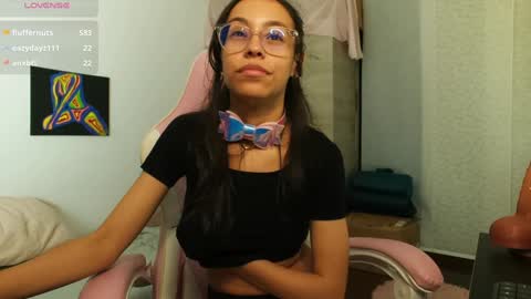 Snapshot of samyonichan chatting on January 6, 2025, 7:31 am Special show on 17 december and 23 UwU online show from January 6, 2025, 7:31 am