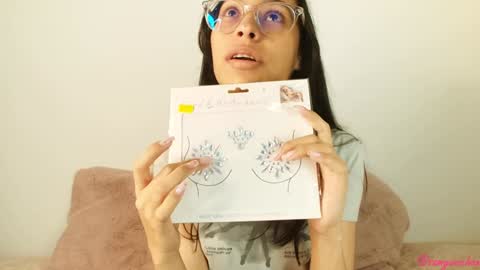 Snapshot of samyonichan chatting on February 6, 2025, 4:21 am Special show on 17 december and 23 UwU online show from February 6, 2025, 4:21 am