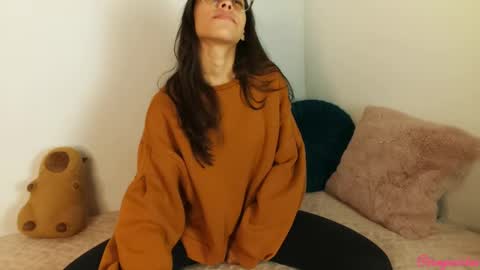 Snapshot of samyonichan chatting on February 12, 2025, 4:23 am Special show on 17 december and 23 UwU online show from February 12, 2025, 4:23 am