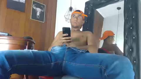 Snapshot of sander_ath chatting on September 11, 2025, 12:49 pm Sander online show from September 11, 2025, 12:49 pm