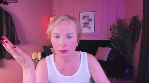 Snapshot of sandra_kind chatting on January 26, 2025, 8:57 am Sandra online show from January 26, 2025, 8:57 am