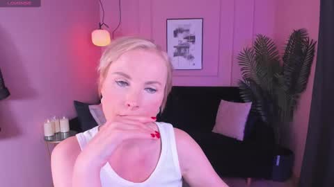 Snapshot of sandra_kind chatting on January 26, 2025, 12:01 pm Sandra online show from January 26, 2025, 12:01 pm