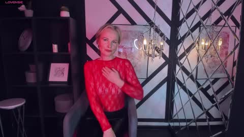 Snapshot of sandra_kind chatting on February 3, 2025, 8:24 am Sandra online show from February 3, 2025, 8:24 am