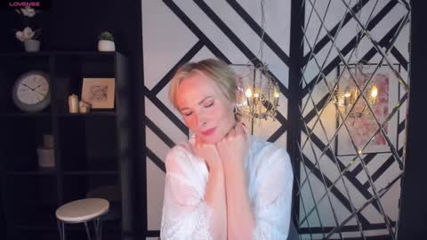 Snapshot of sandra_kind chatting on February 6, 2025, 8:50 am Sandra online show from February 6, 2025, 8:50 am