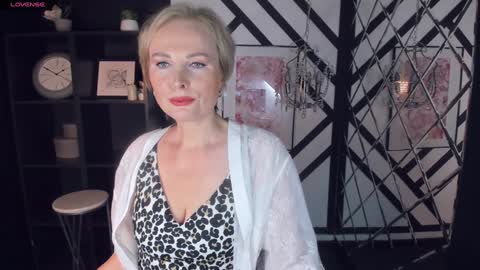 Snapshot of sandra_kind chatting on February 8, 2025, 5:51 am Sandra online show from February 8, 2025, 5:51 am